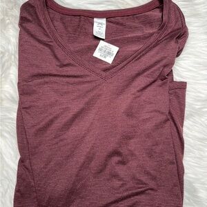 Xersion woman’s v-neck long sleeve maroon high low hem tee-shirt-NWT
